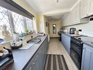 Kitchen- click for photo gallery